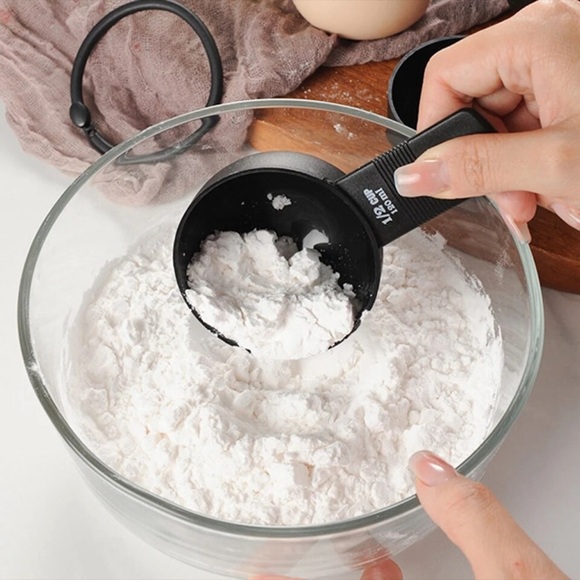 Pyrex Resting Black Measuring Cups - Picture 1 of 13